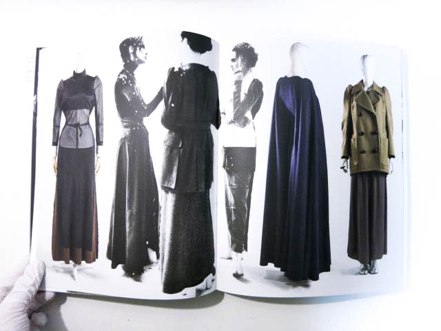 マルタン・マルジェラ展カタログ: MARTIN MARGIELA: COLLECTIONS マルタン・マルジェラ展カタログ: MARTIN MARGIELA: COLLECTIONS
